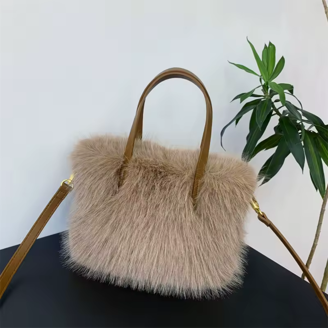 Aurora | Bag made of delicate faux fur