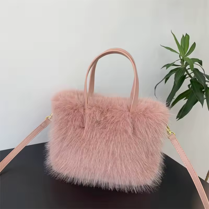 Aurora | Bag made of delicate faux fur