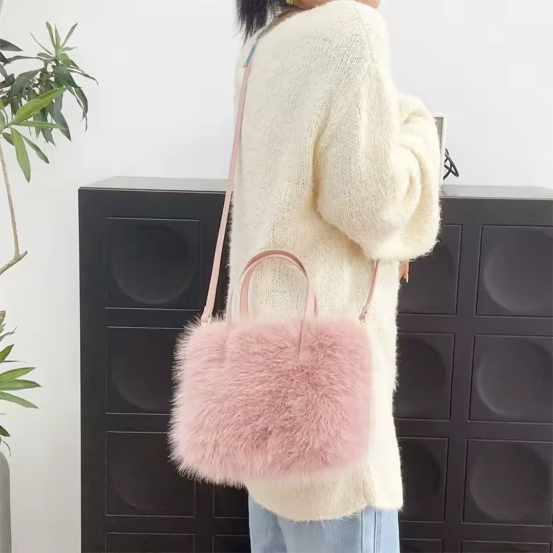 Aurora | Bag made of delicate faux fur